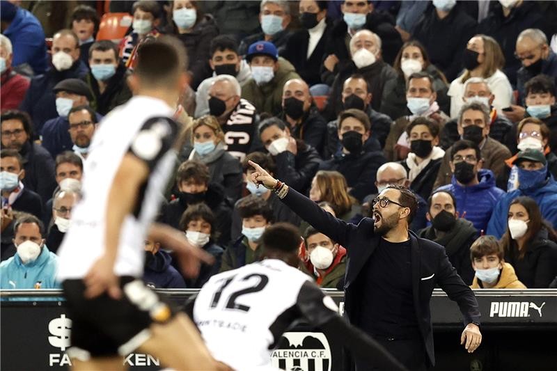 بالصور: فالنسيا يصعد إلى نهائي كأس ملك إسبانيا