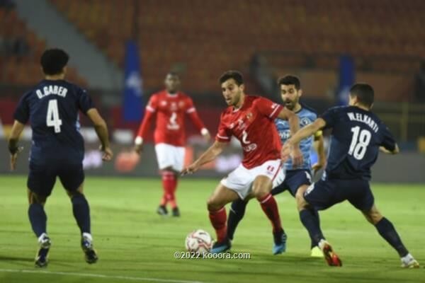 بالصور.. الأهلي يقهر بيراميدز وينفرد بصدارة الدوري المصري