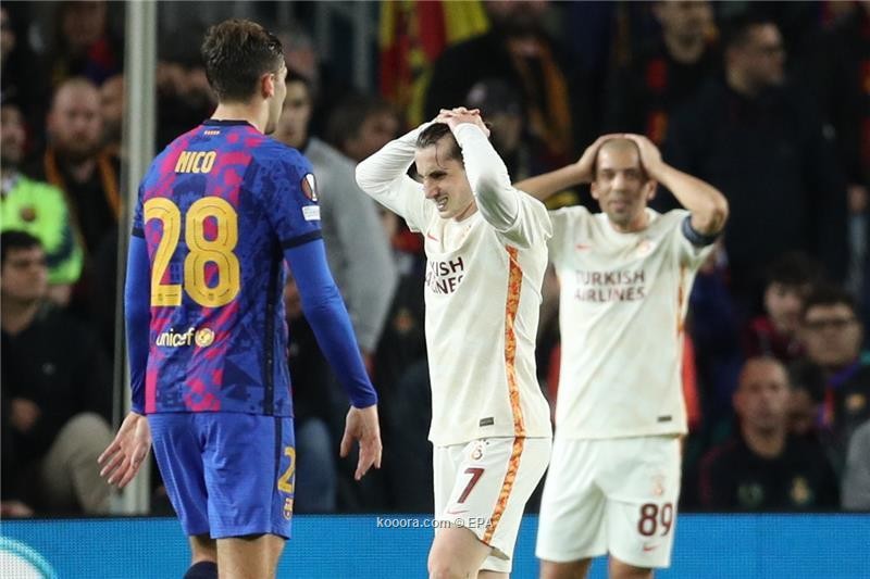 بالصور: جالطة سراي يحرج برشلونة بتعادل أبيض