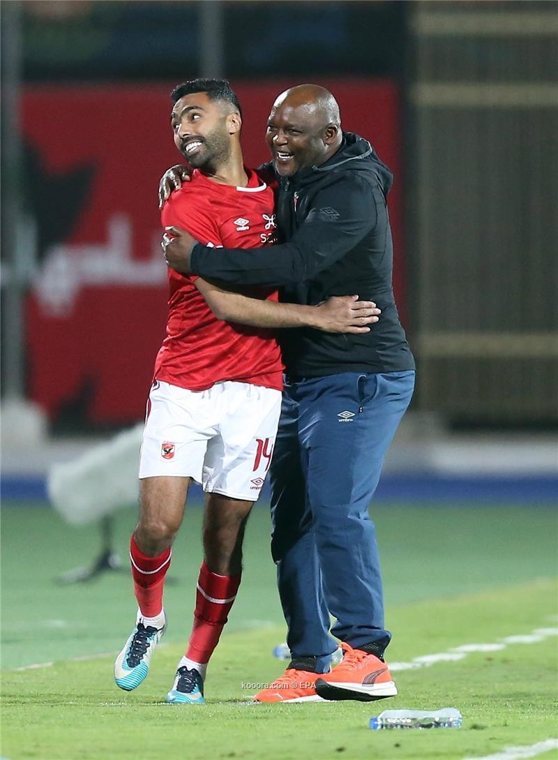 بالصور : الأهلي يحبط مغامرة الهلال وينتزع التذكرة الأخيرة لربع النهائي الإفريقي