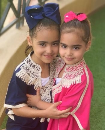 بسمة بوسيل زوجة تامر حسني تنشر صورا واضحة لابنتيهما ! إحداهما نسخة عنها