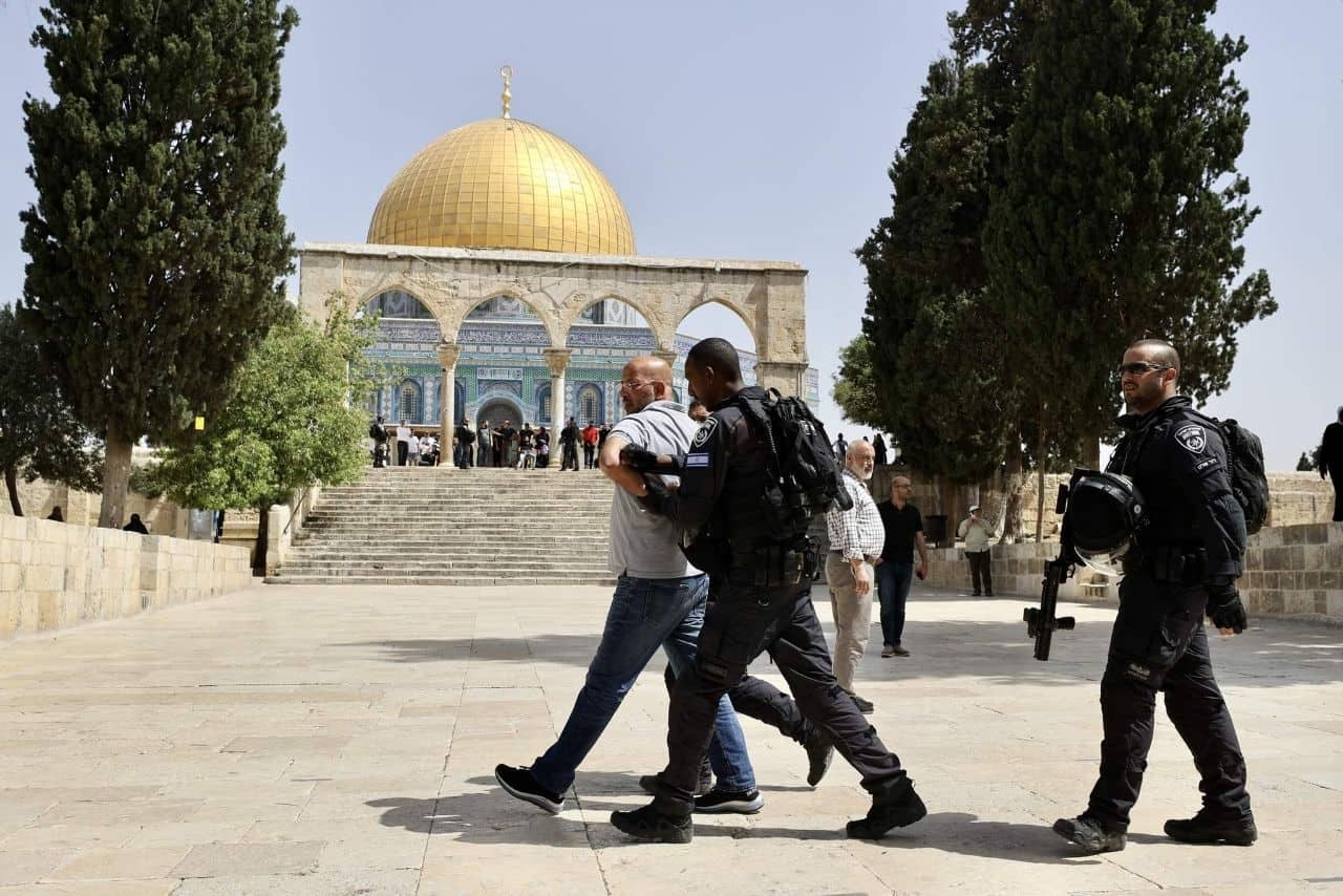 محدث بالصور: إصابات باعتداءات لقوات الاحتلال والمستوطنين في القدس