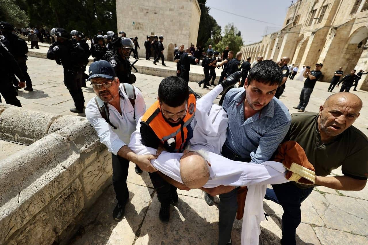 محدث بالصور: إصابات باعتداءات لقوات الاحتلال والمستوطنين في القدس