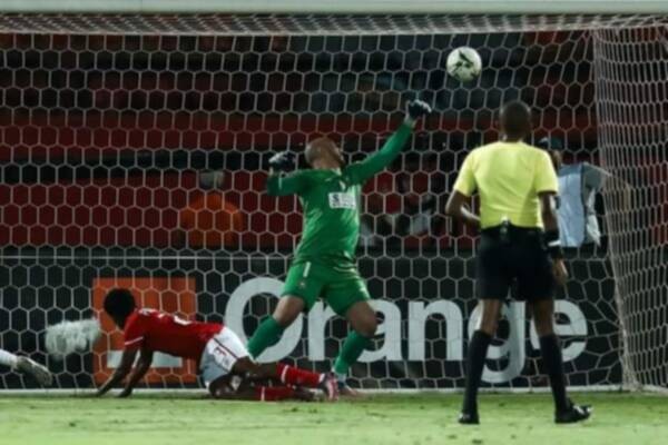 بالصور : الأهلي يهزم وفاق سطيف برباعية ويقترب من نهائي الأبطال