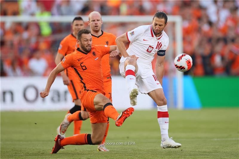 بالصور : هولندا تنتزع تعادلا شاقا أمام بولندا بدوري أمم أوروبا