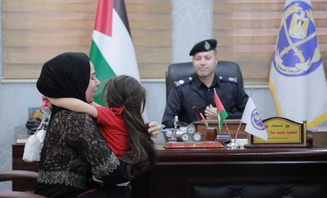 الشرطة المجتمعية بغزة تُحقق أمنية أم أردنية بجمع شملها بطفلتها عقب حرمانها منها على إثر خلاف عائلي