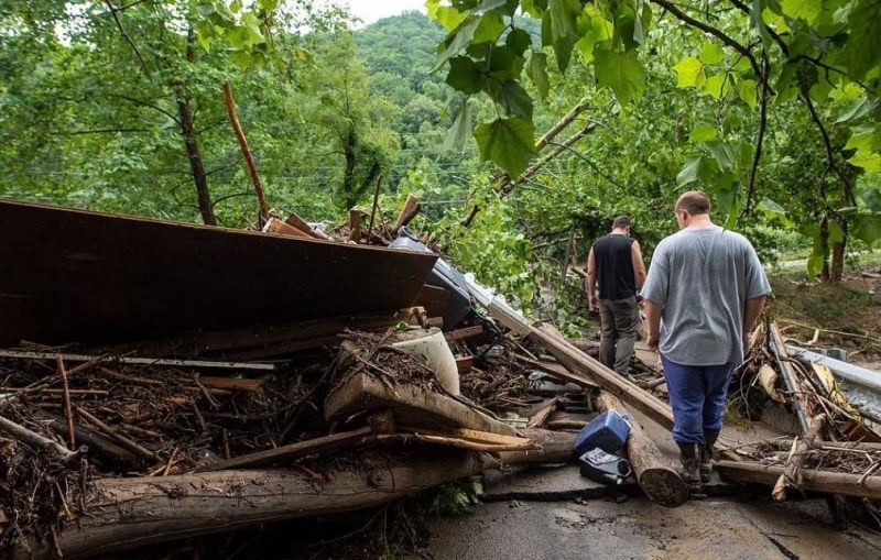 إعلان حالة الطوارئ وتضرر أكثر من 100 منزل إثر فيضانات اجتاحت ولاية فرجينيا الأمريكية