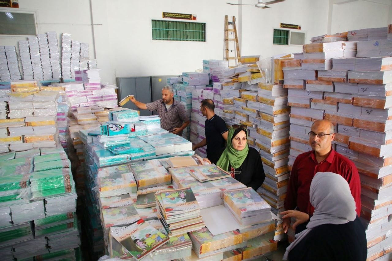 تعليم غزة تُطلق حملة توزيع الكتب المدرسية الخاصة بالفصل الدراسي الجديد
