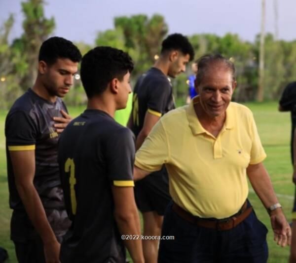 بالصور: الكومي يطالب لاعبيه بالفوز على الأهلي