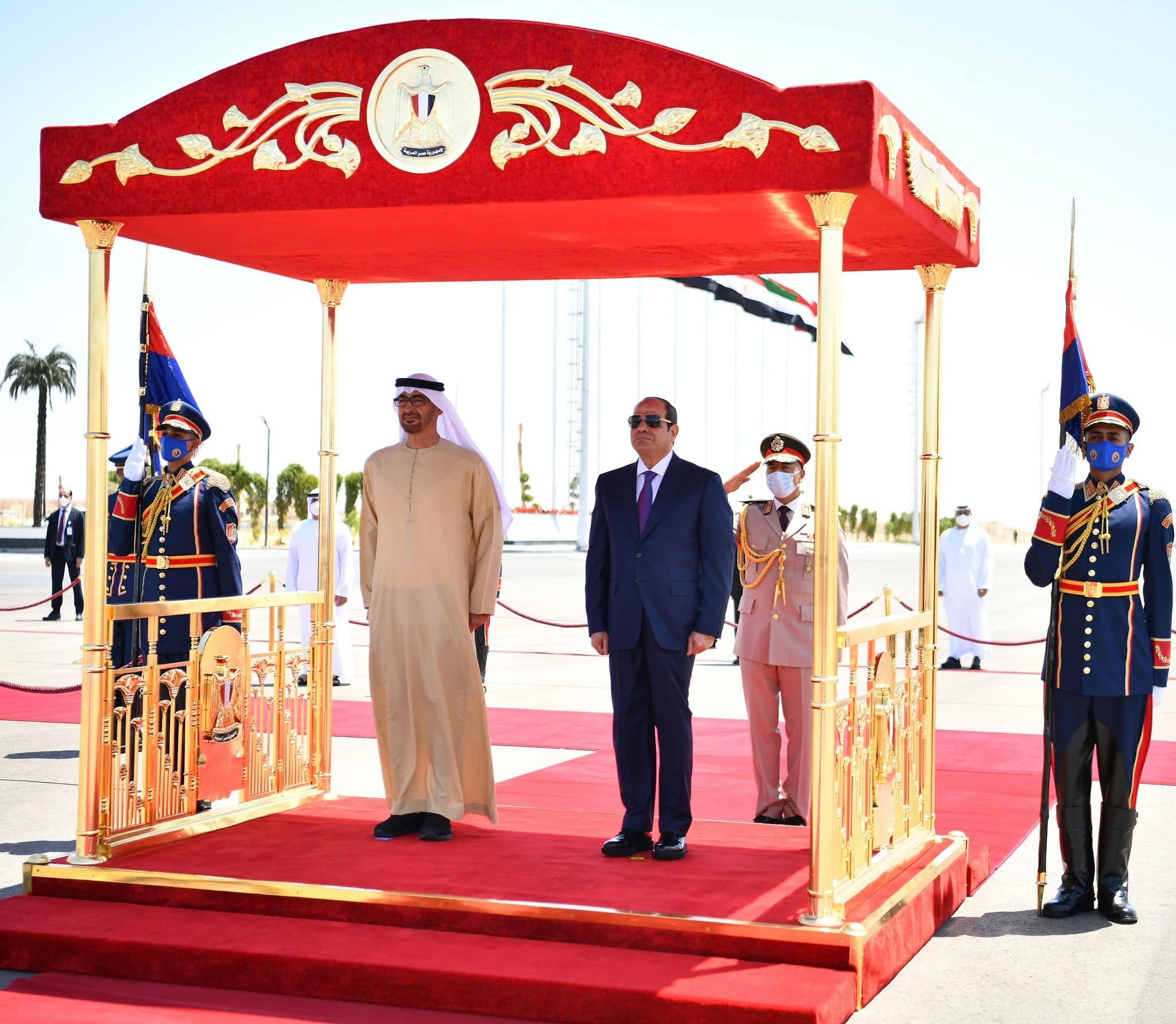 تفاصيل لقاء رئيس دولة الإمارات مع نظيره المصري