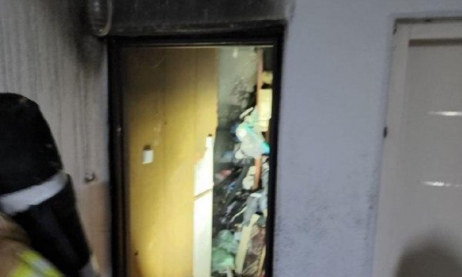 بالصور: إخلاء بناية سكنية إثر حريق في عكا