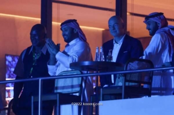 بالصور : أوسيك يسقط جوشوا تحت أنظار ولي العهد السعودي وإنفانتينو