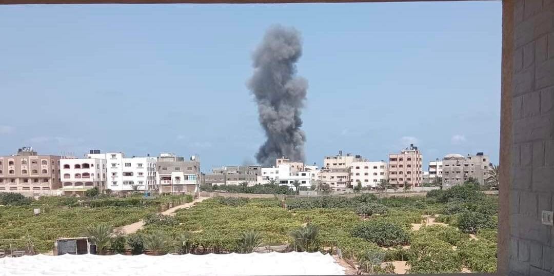 طيران الاحتلال الإسرائيلي يُواصل استهداف مواقع مختلفة في قطاع غزة