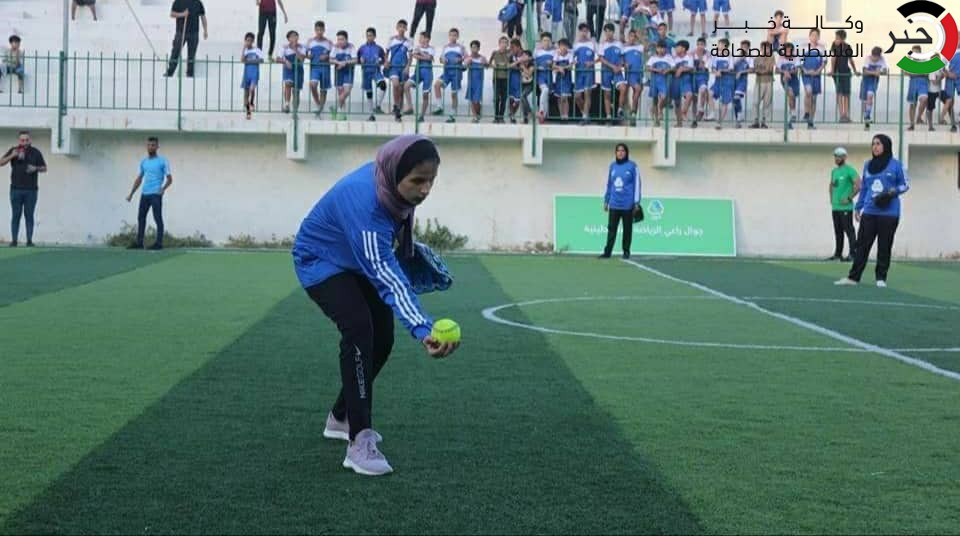 غزة.. فتيات يفزنّ ببطولة المباراة النهائية لرياضة "السوفتبول" لعام 2022