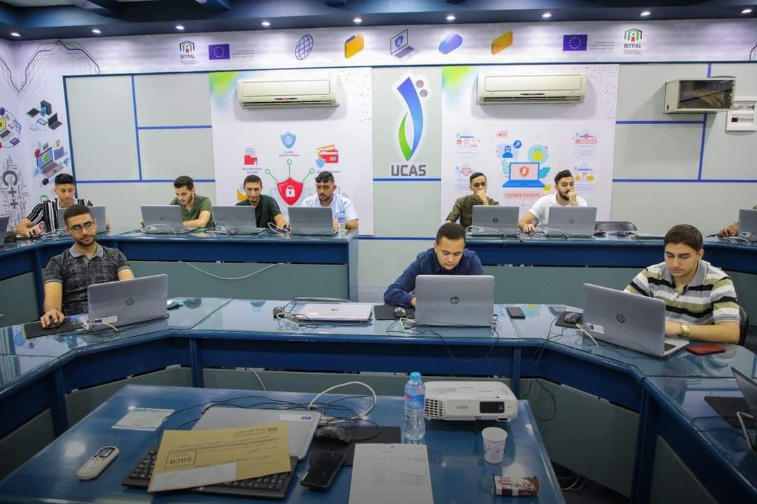 بالصور: التعليم بغزة تشرع بعقد الامتحان التطبيقي الشامل