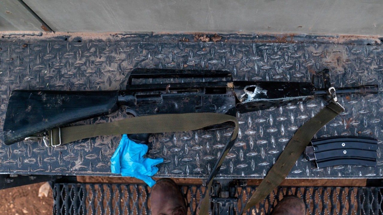 الاحتلال ينشر صورًا للأسلحة التي استخدمها الشهيدين عابد