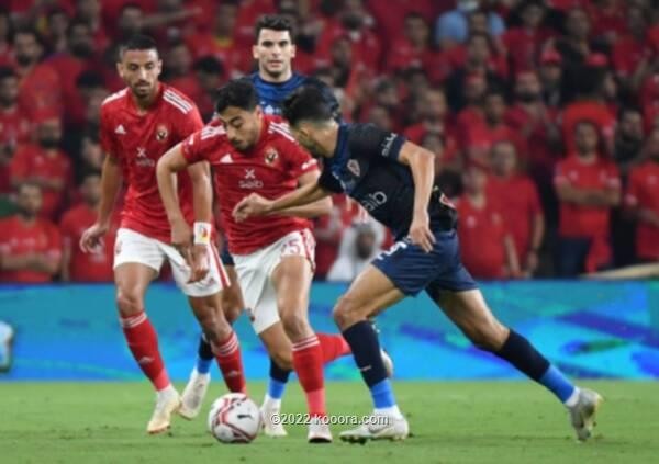 بالصور.. الأهلي يخطف السوبر المصري من الزمالك بثنائية
