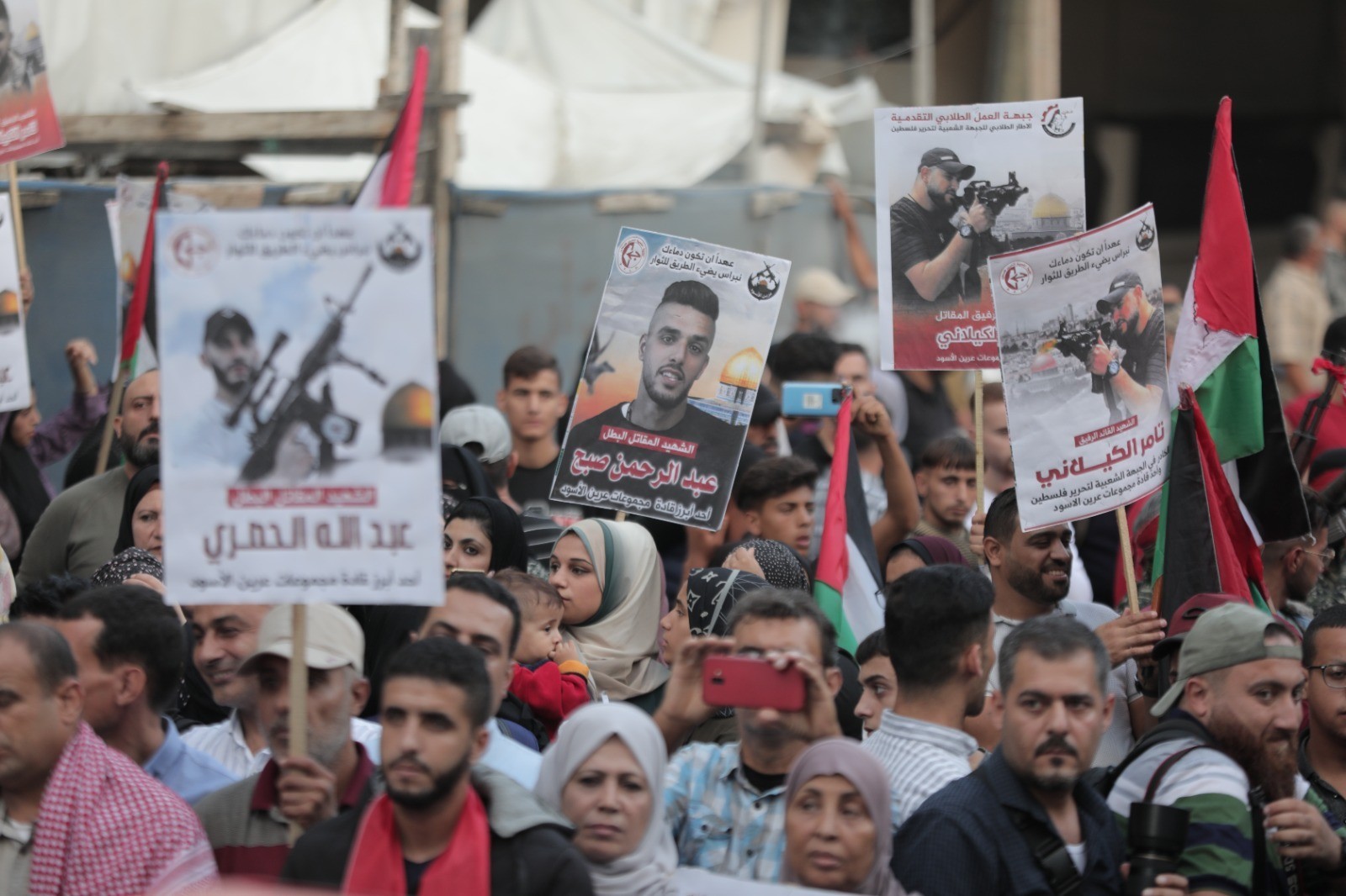 بالصور: الجبهة الشعبية تنظم جنازة عسكرية للشهيد تامر الكيلاني بغزة