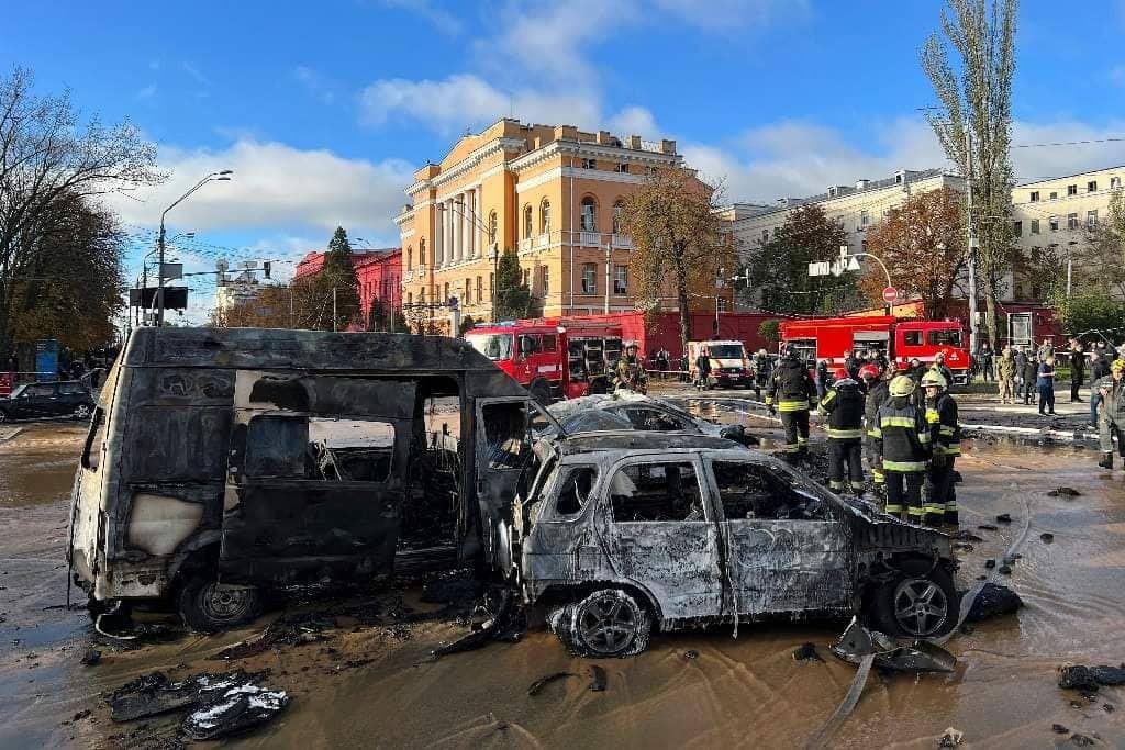 قتلى وإصابات إثر قصف صاروخي استهدف العاصمة الأوكرانية