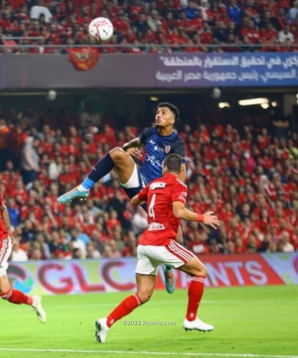 بالصور.. الأهلي يخطف السوبر المصري من الزمالك بثنائية