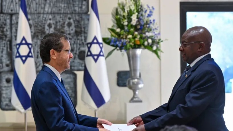 هرتسوغ يتسلم أوراق اعتماد سفراء جدد لدى "إسرائيل"