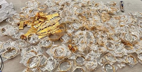 شرطة الاحتلال تزعم إحباطها لعملية تهريب شحنة ذهب من تركيا للقدس