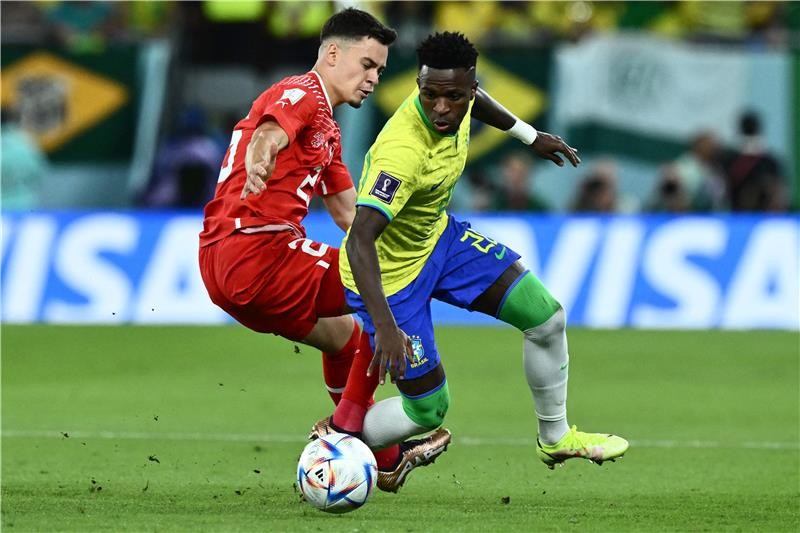 بالصور : قذيفة كاسيميرو ترسل البرازيل إلى ثمن نهائي كأس العالم