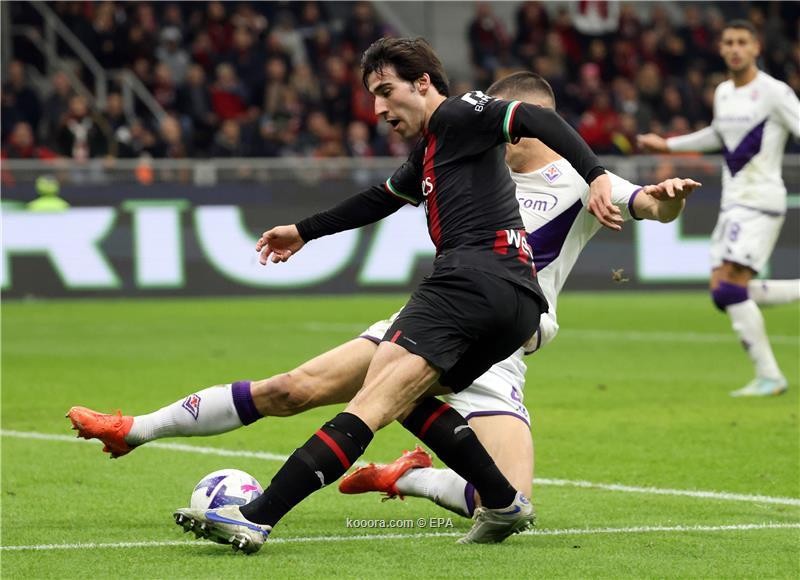 بالصور.. النيران الصديقة تهدي ميلان فوزا قاتلا على فيورنتينا