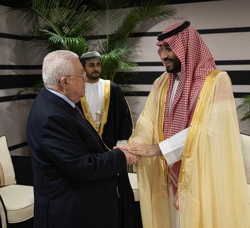 الرئيس عباس يلتقى مع عدد من الزعماء والقادة في قطر