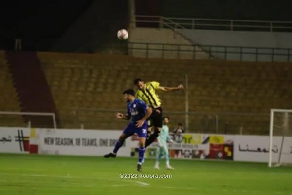 بالصور.. التعادل يفصل بين المقاولون وفاركو