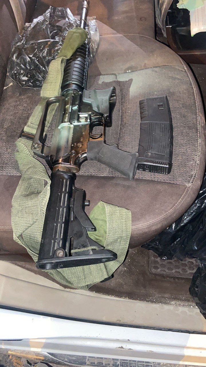 الاحتلال يعتقل شابًا بزعم العثور على سلاح داخل سيارته قرب نابلس