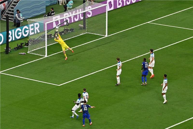 بالصور / أمريكا تفرض التعادل على إنجلترا وتشعل الصراع على التأهل