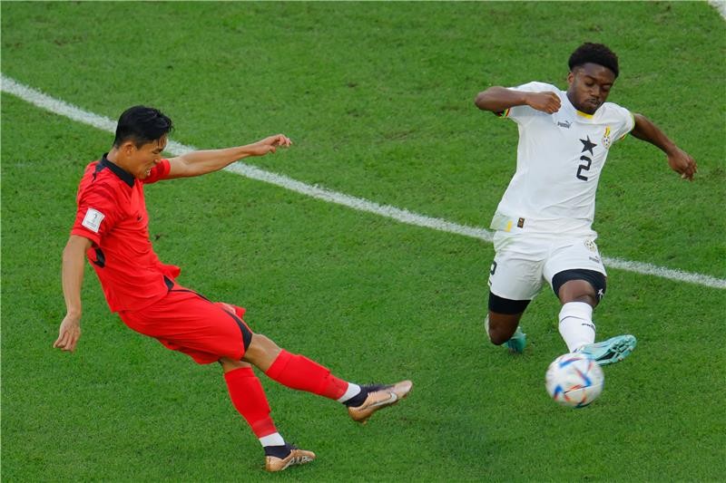 بالصور :  غانا تهرب ب3 نقاط ثمينة من أنياب الشمشون الكوري