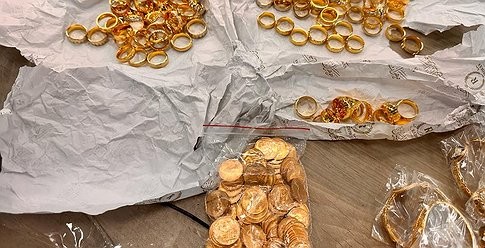 شرطة الاحتلال تزعم إحباطها لعملية تهريب شحنة ذهب من تركيا للقدس