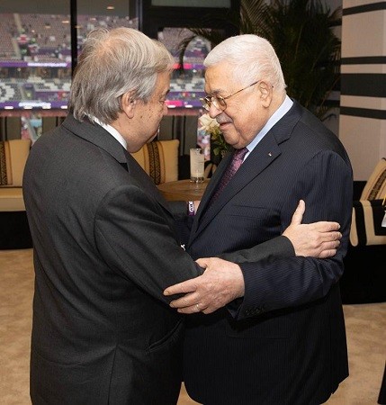 الرئيس عباس يلتقى مع عدد من الزعماء والقادة في قطر