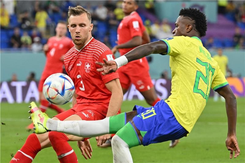 بالصور : قذيفة كاسيميرو ترسل البرازيل إلى ثمن نهائي كأس العالم