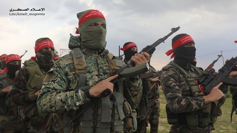 "المقاومة الوطنية" تُنفّذ مناورة عسكرية على الحدود الشمالية لقطاع غزّة