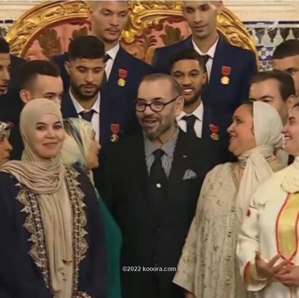 بالصور: تكريم ملكي لنجوم المغرب.. ووسام خاص للركراكي