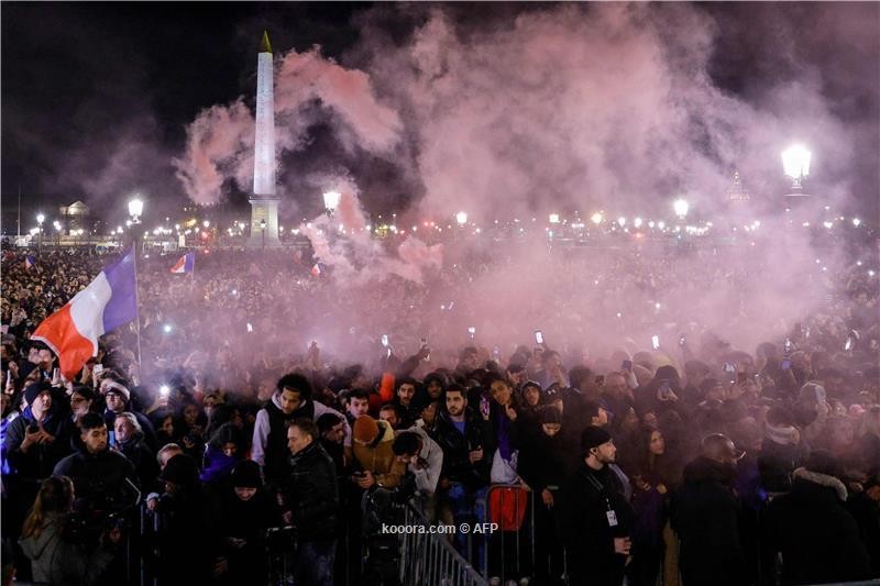 بالصور.. استقبال استثنائي لمبابي وديشامب في فرنسا