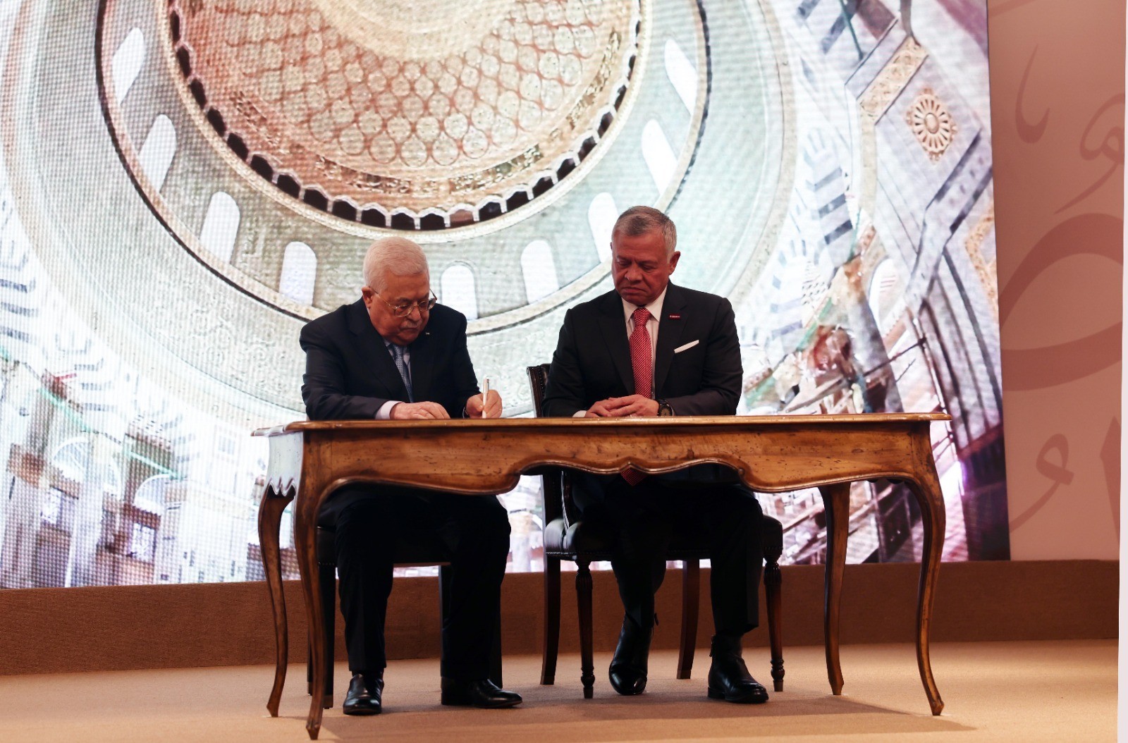 الرئيس الفلسطيني يُشارك بإطلاق وقفية المصطفى لختم القرآن