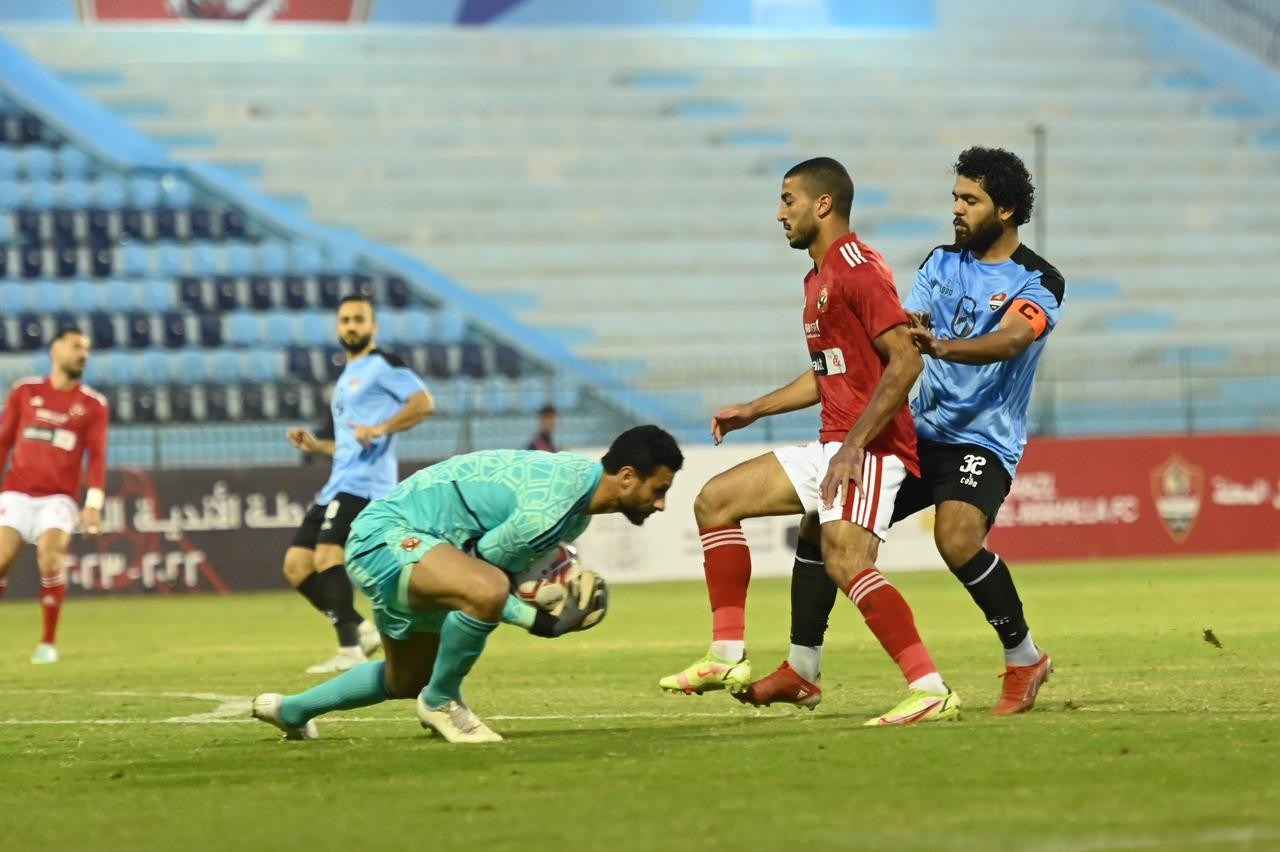 بالفيديو و الصور : الأهلي يواصل تصدر الدوري بثنائية أمام غزل المحلة