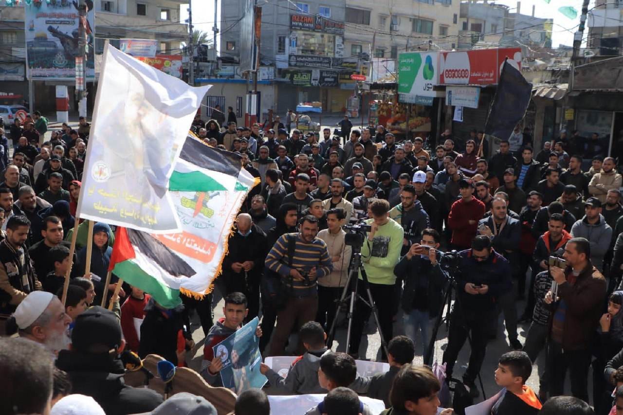 انطلاق مسيرات حاشدة في قطاع غزة تنديدًا بجرائم الاحتلال في مخيم جنين
