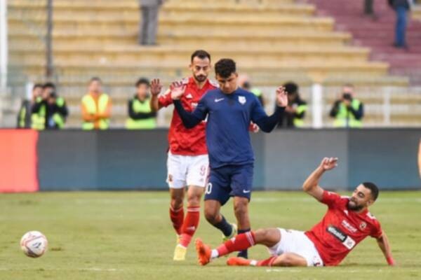 بالصور: الأهلي يحبط إنبي ويعزز صدارة الدوري المصري