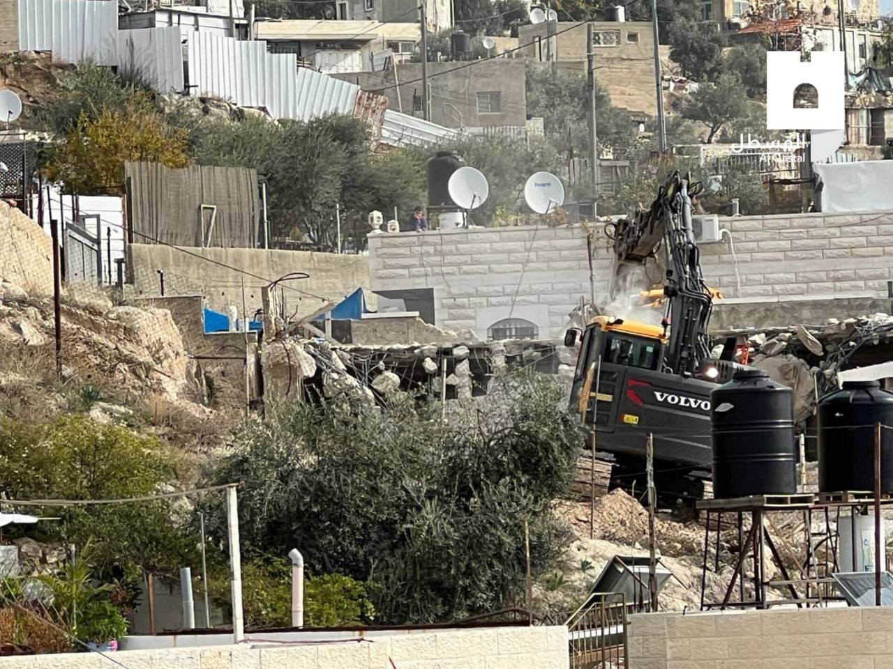 الاحتلال يهدم منزل في بلدة سلوان بحجة البناء دون ترخيص