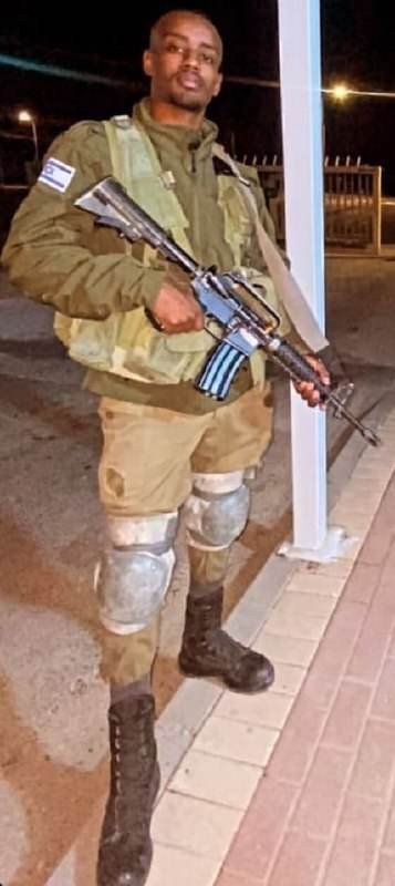 الإعلام العبري ينشر اسم وصورة الجندي الذي قُتل بالخطأ داخل قاعدة عسكرية