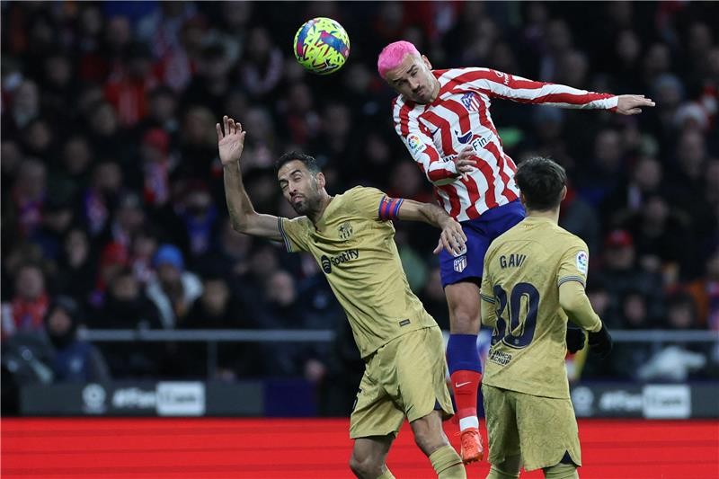 بالصور.. برشلونة ينفرد بصدارة الليجا على أنقاض أتلتيكو مدريد
