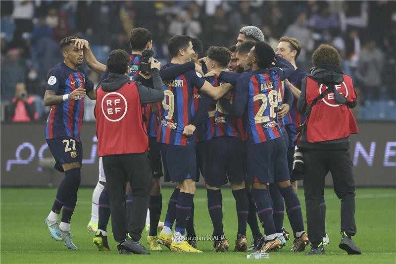 بالصور.. برشلونة يتلاعب بالريال ويتوج بالسوبر الإسباني