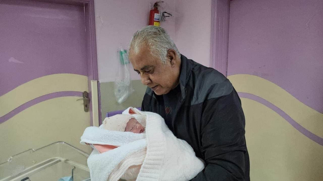 الشهيد نعيم زبيدي يُرزق بمولودة بعد 3 أشهر من ارتقائه