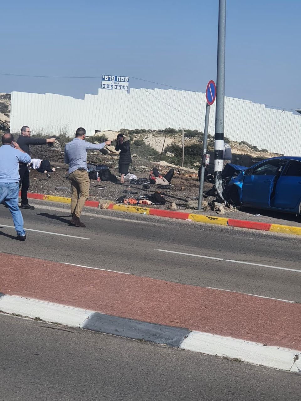 الإعلام العبري: مقتل مستوطنين والعديد من الإصابات بينهم بحالات الخطر إثر عملية دهس بالقدس المحتلة