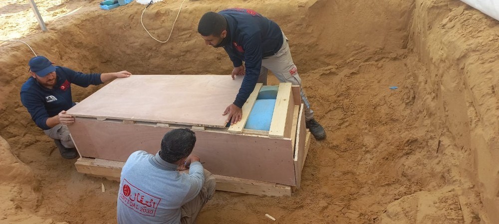 السياحة بغزة تكتشف تابوت روماني مصنوع من الرصاص شمال القطاع